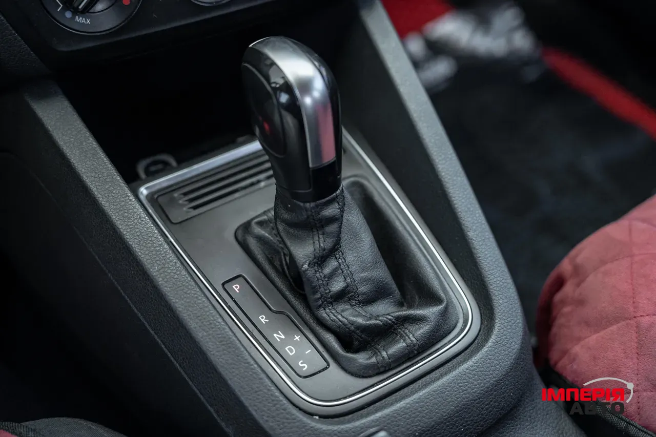 Volkswagen Jetta - фото 23