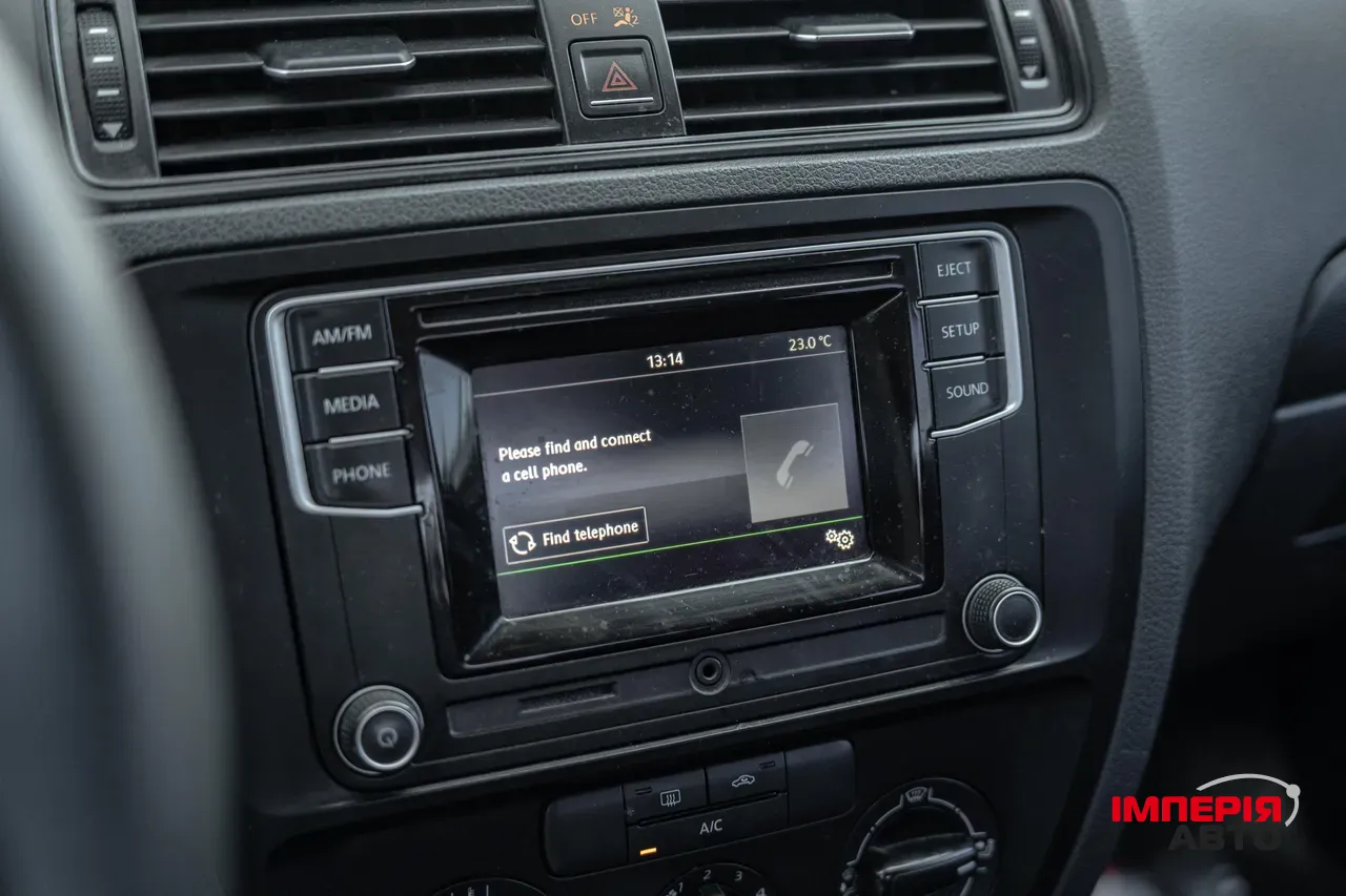 Volkswagen Jetta - фото 21