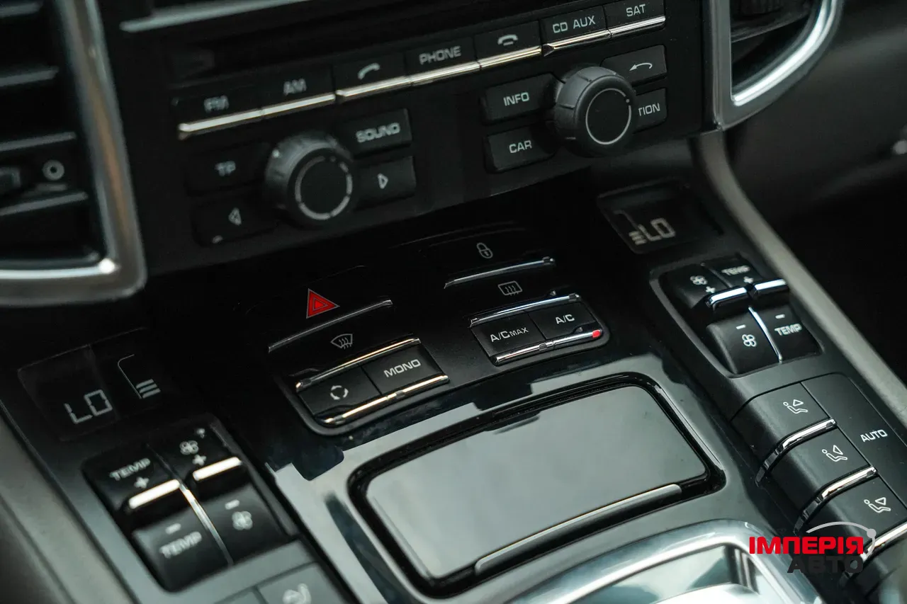 Porsche Cayenne - фото 27