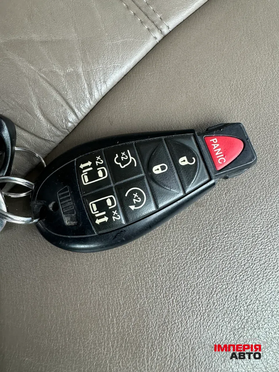 Chrysler Town & Country - фото 19