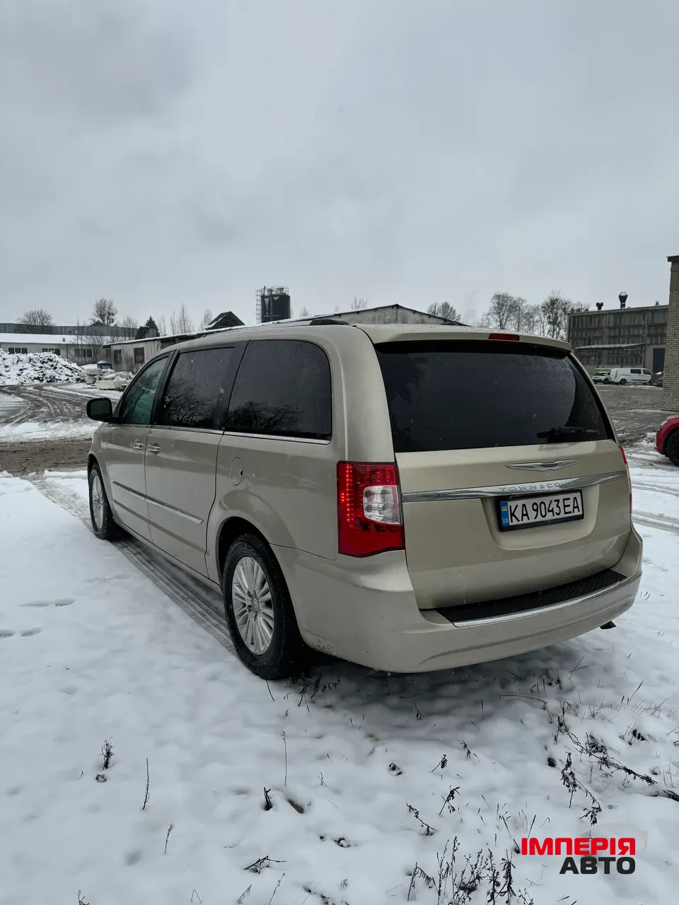 Chrysler Town & Country - фото 6