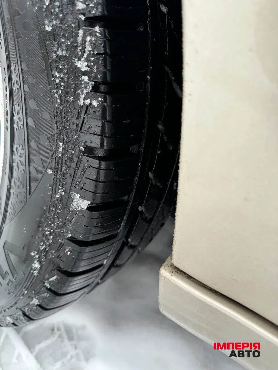 Chrysler Town & Country - фото 18