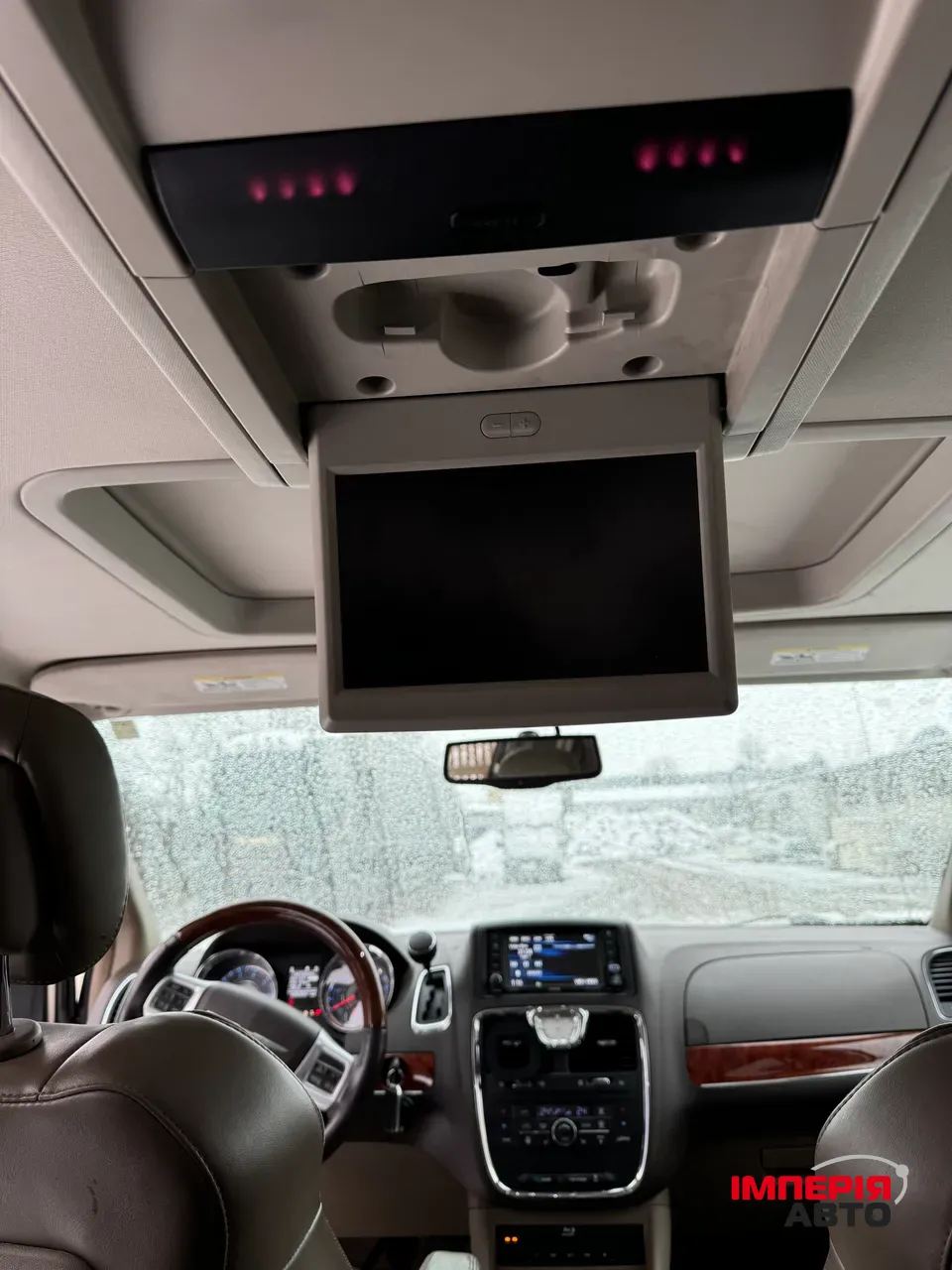 Chrysler Town & Country - фото 15