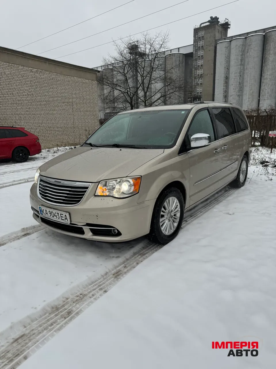 Chrysler Town & Country - фото 2