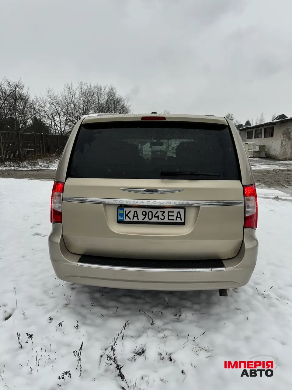 Chrysler Town & Country - фото 4