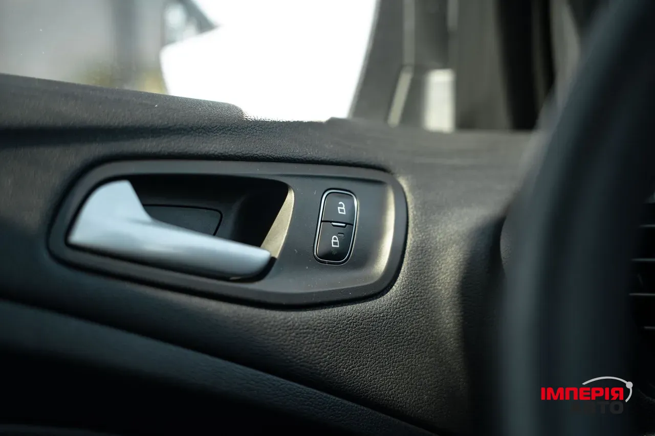 Ford Escape - фото 24