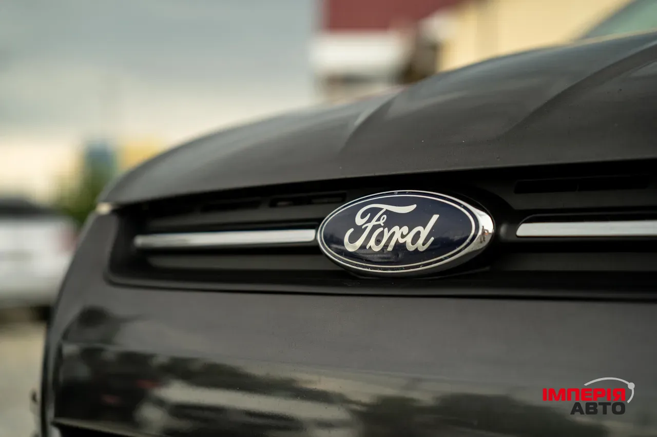 Ford Kuga - фото 12