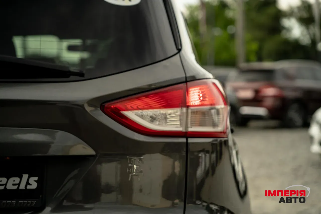 Ford Kuga - фото 8