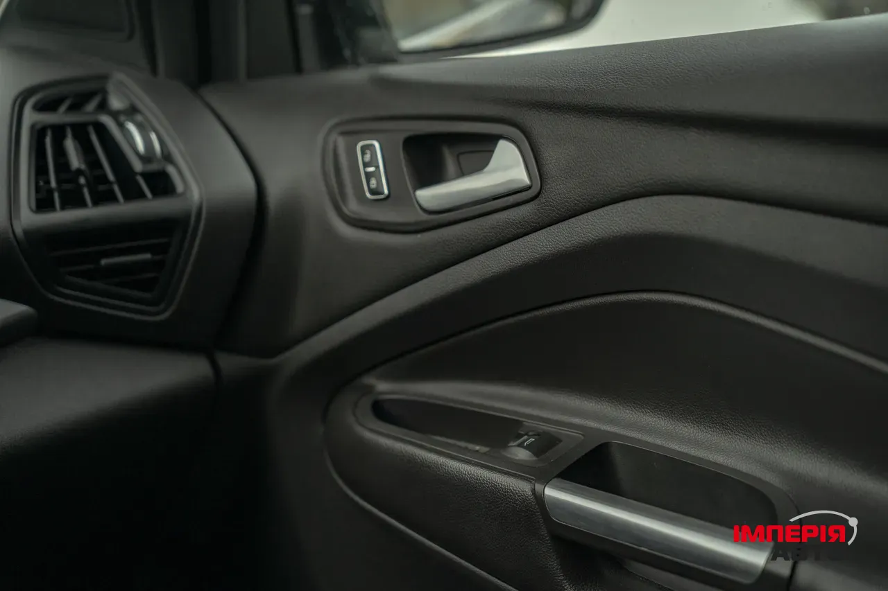 Ford Kuga - фото 31