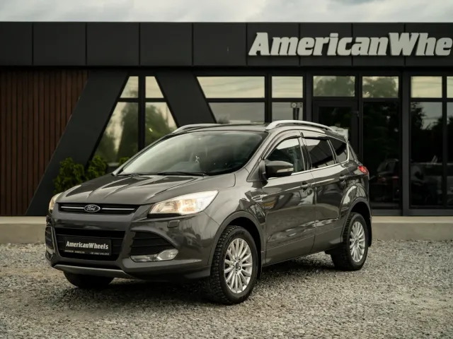 Ford Kuga - фото 1