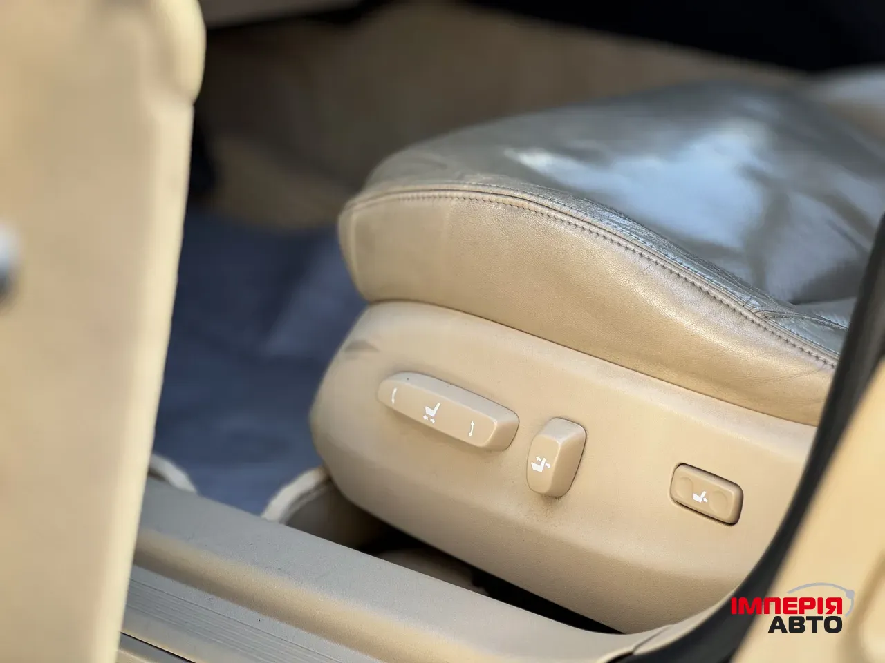 Lexus IS - фото 8