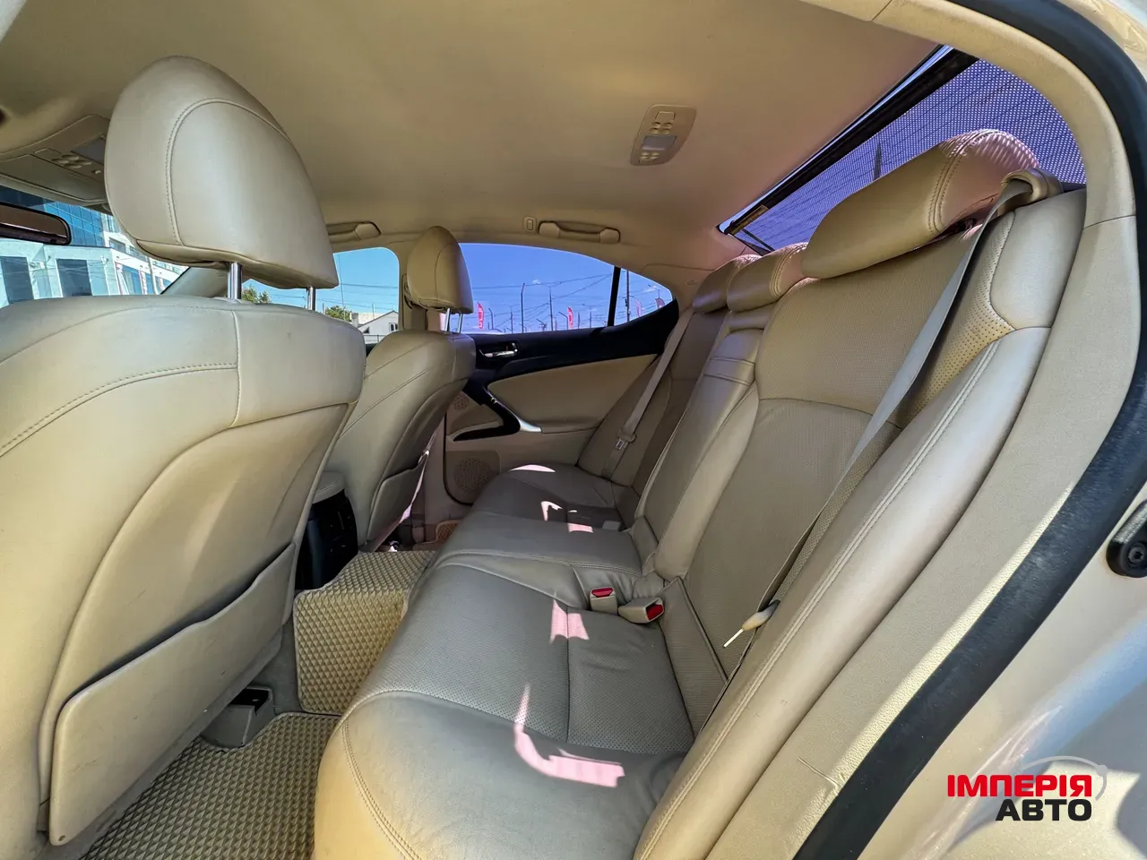 Lexus IS - фото 17