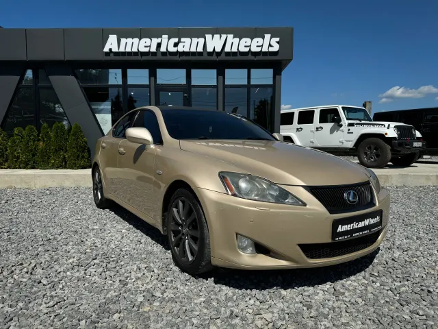 Lexus IS - фото 3