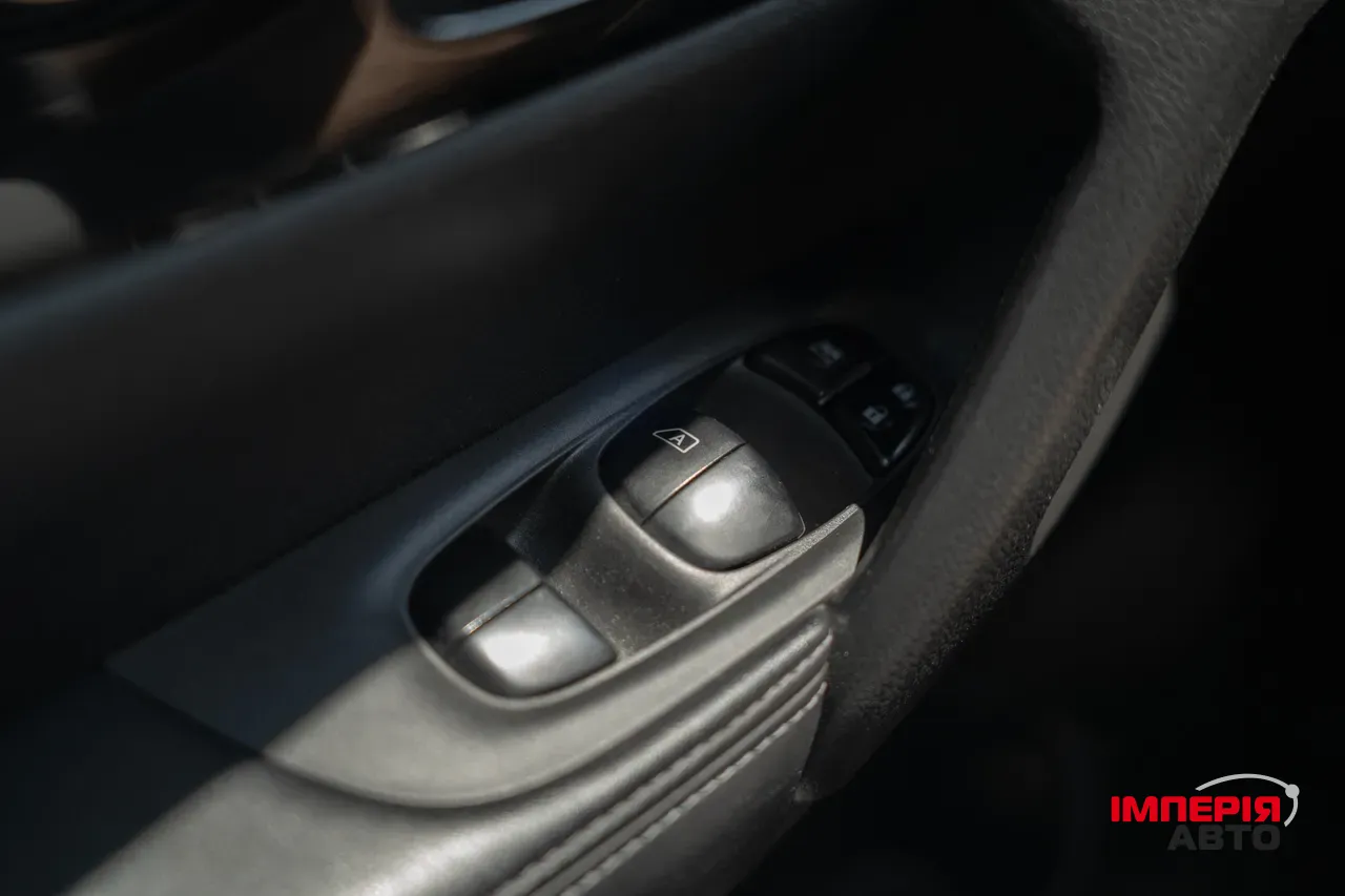 Nissan Rogue Sport - фото 19