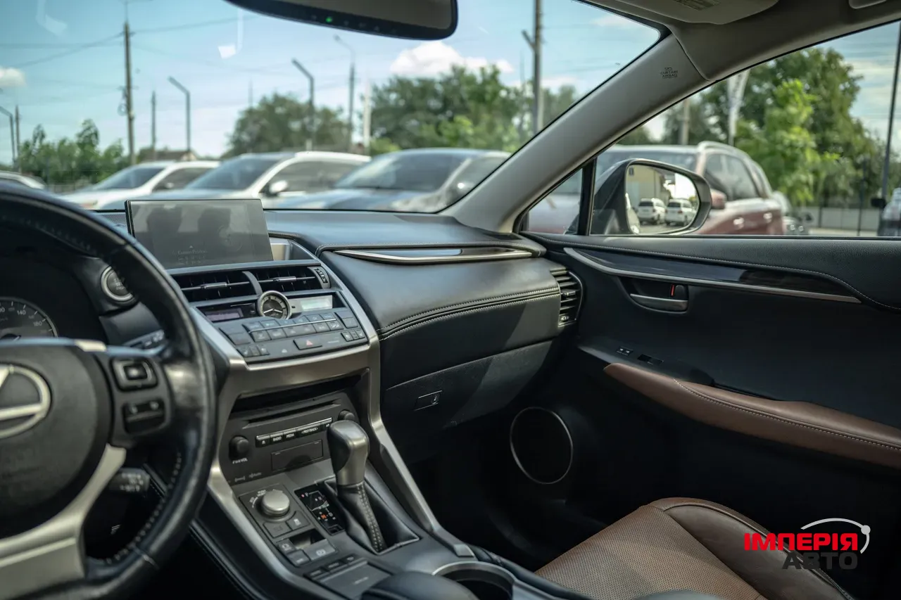 Lexus NX - фото 42