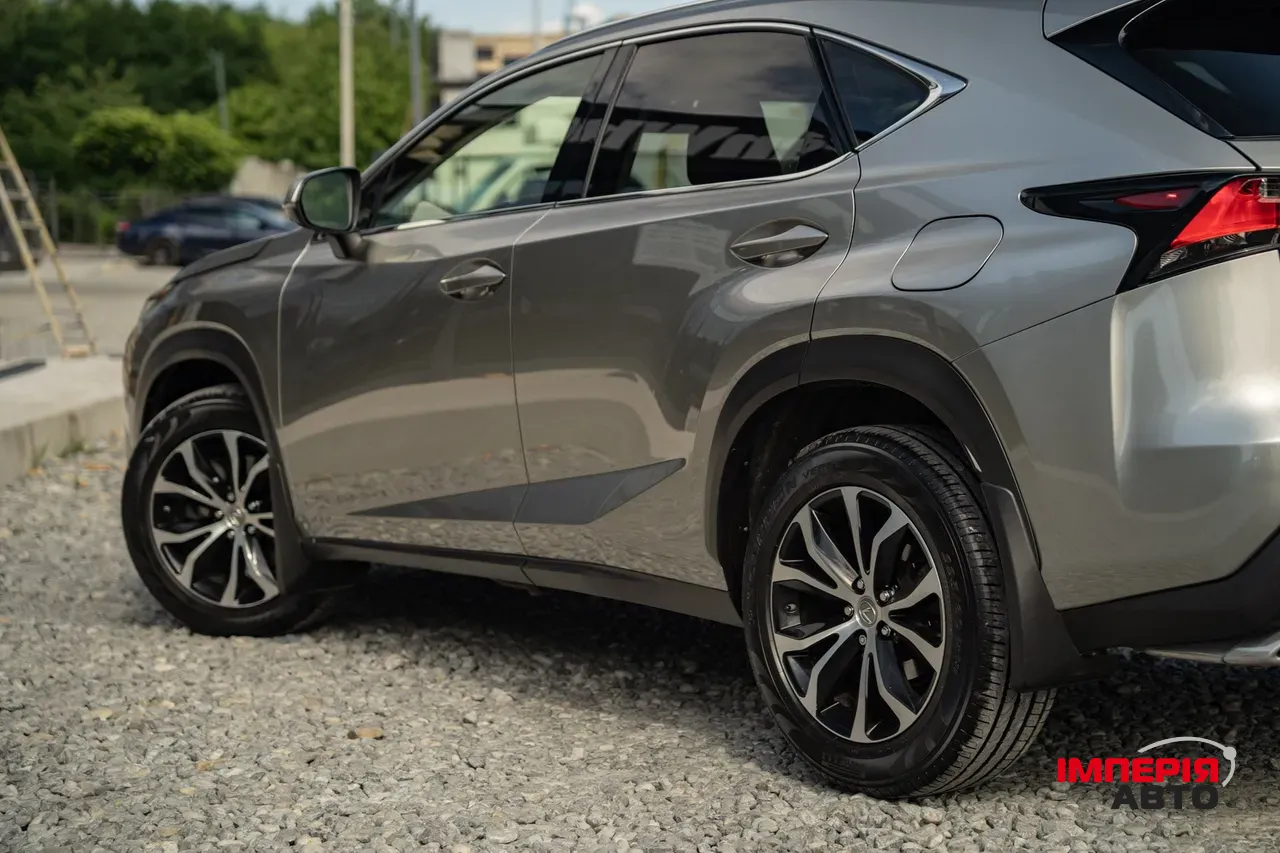Lexus NX - фото 8