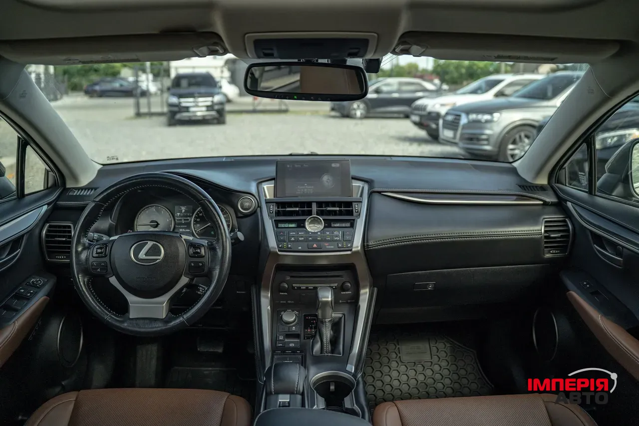 Lexus NX - фото 31