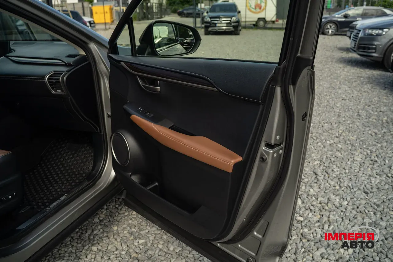 Lexus NX - фото 50