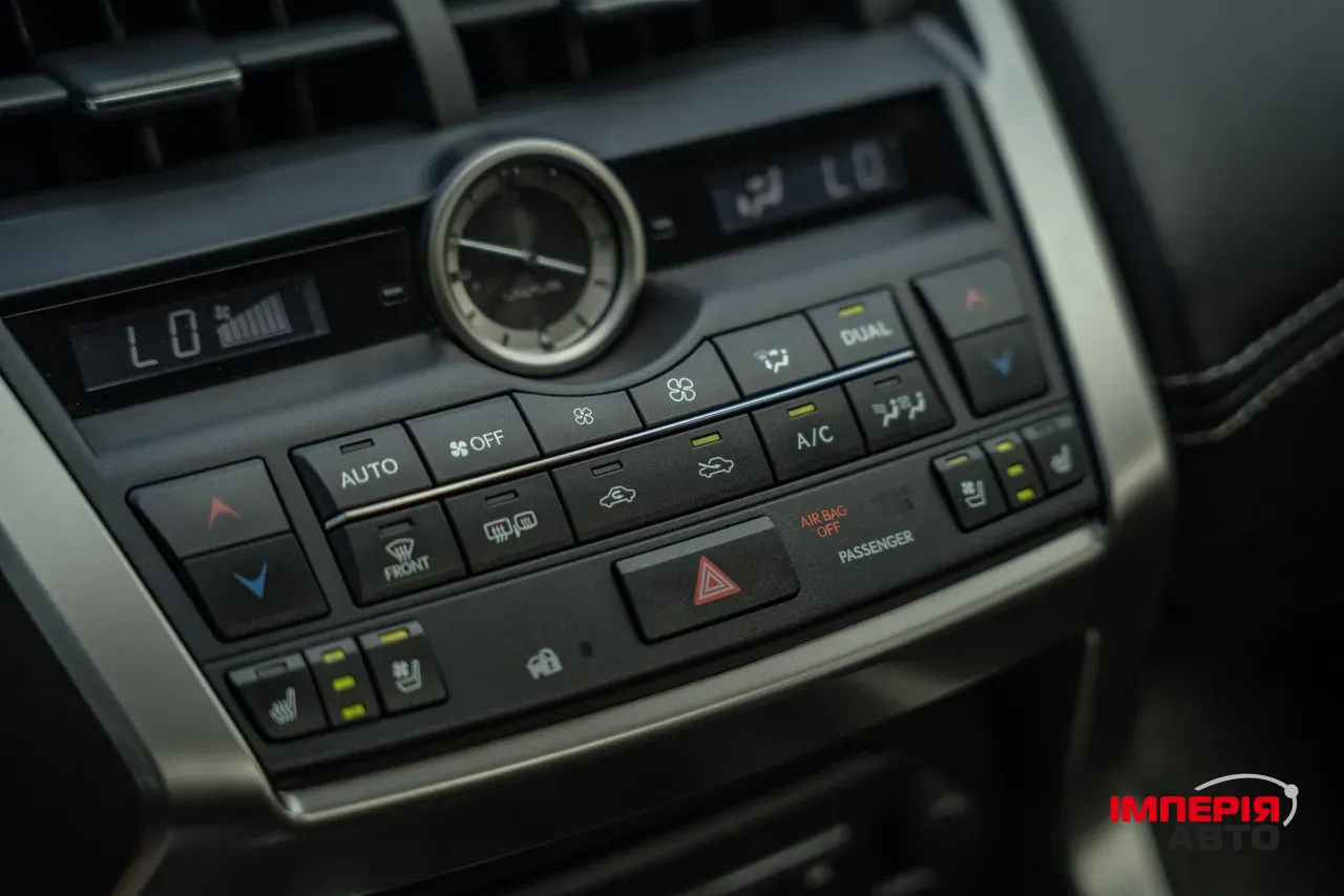 Lexus NX - фото 39