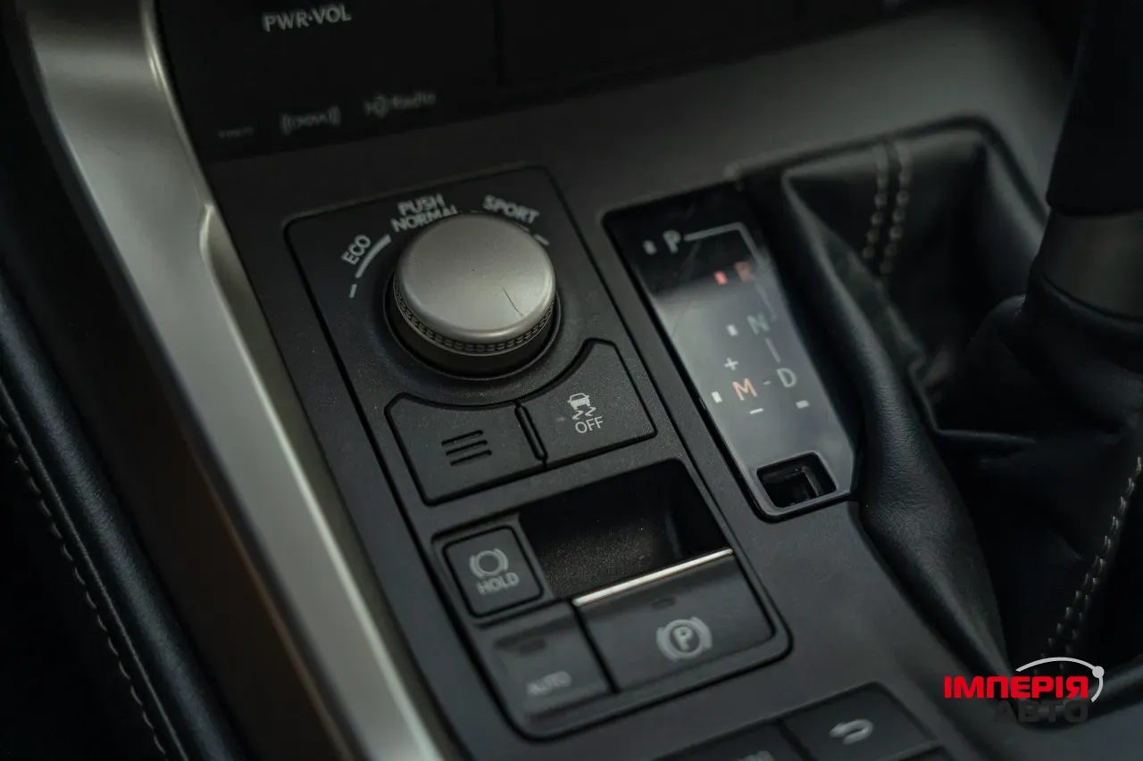 Lexus NX - фото 40