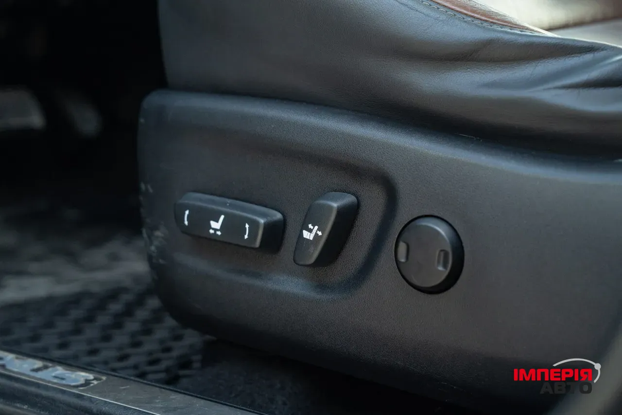 Lexus NX - фото 27