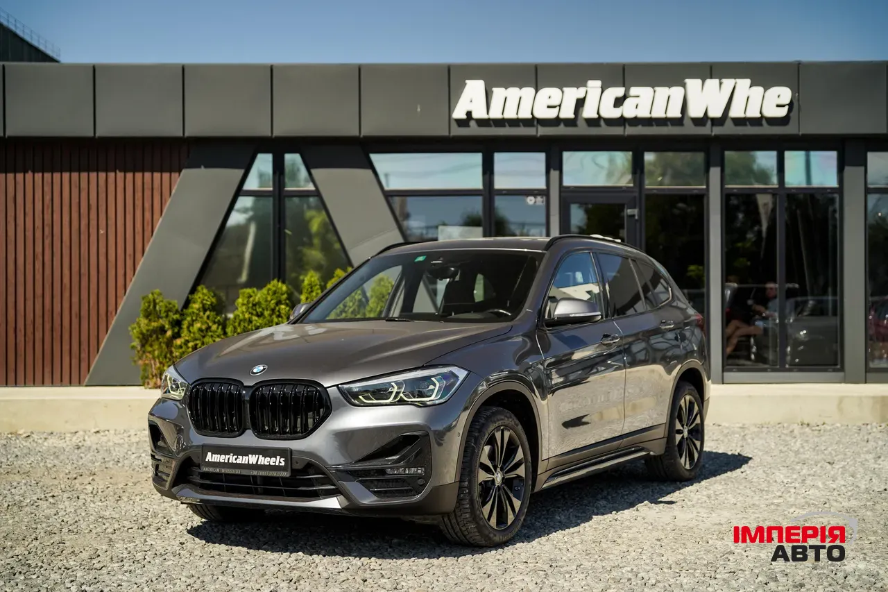 BMW X1 - фото 1