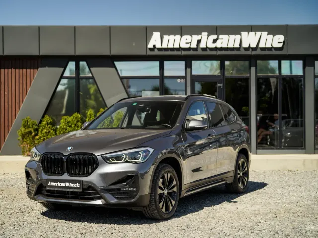 BMW X1 - фото 1