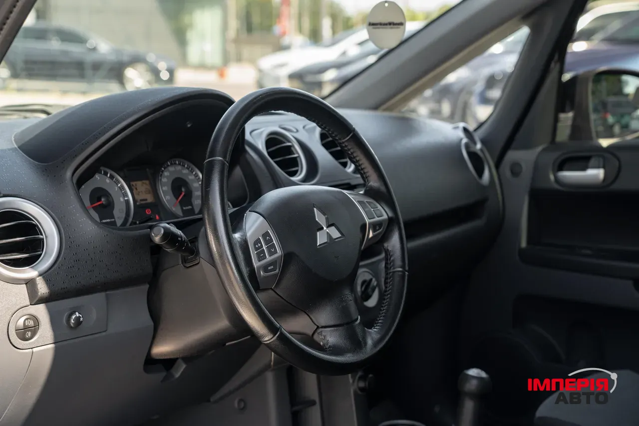 Mitsubishi Colt - фото 13