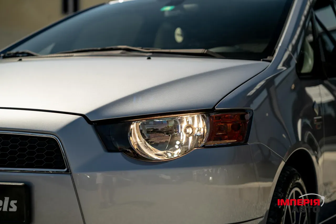 Mitsubishi Colt - фото 9