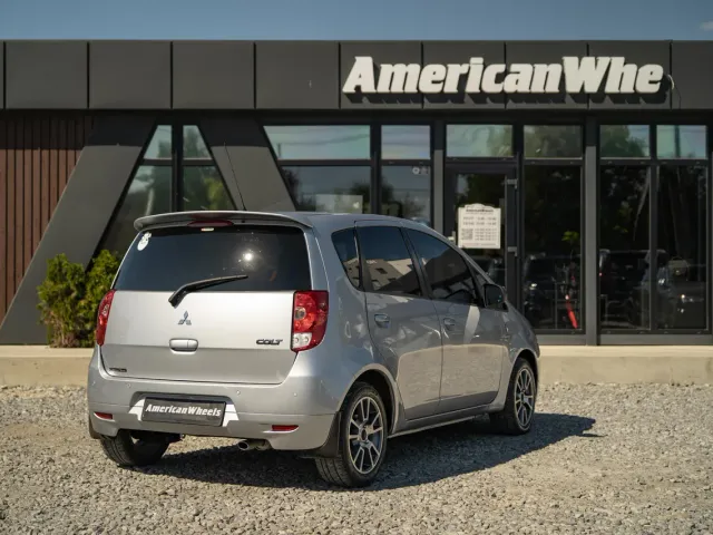 Mitsubishi Colt - фото 5
