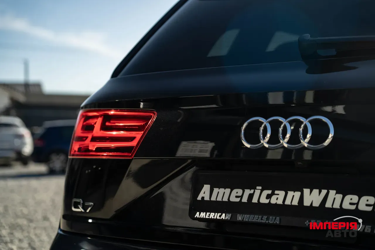 Audi Q7 - фото 9
