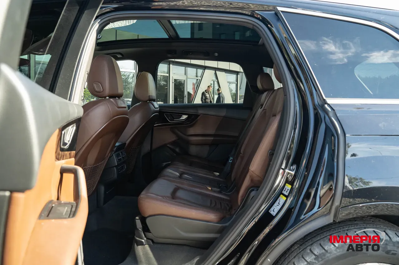 Audi Q7 - фото 39