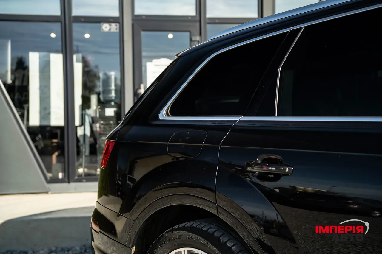 Audi Q7 - фото 10