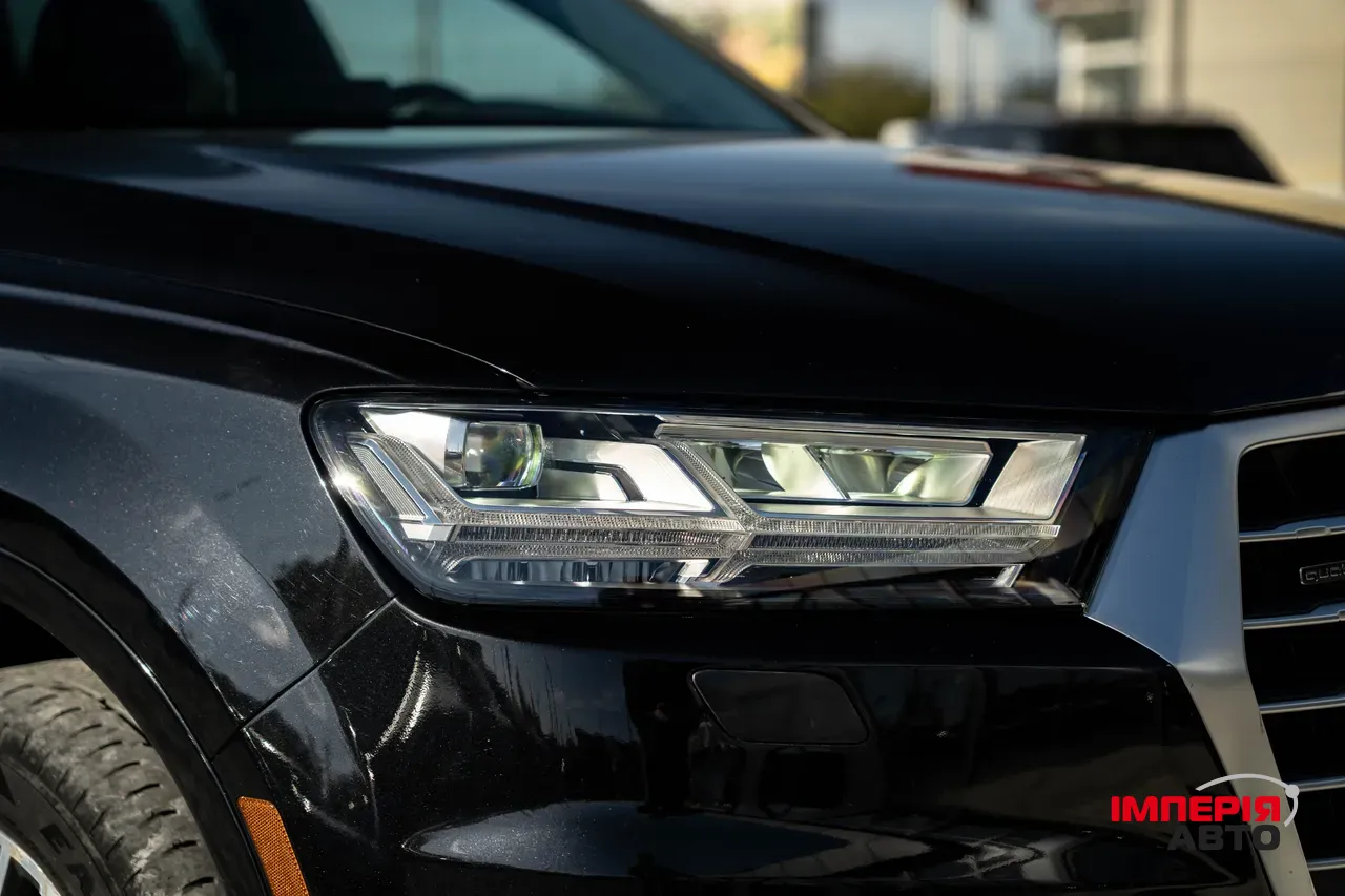 Audi Q7 - фото 12