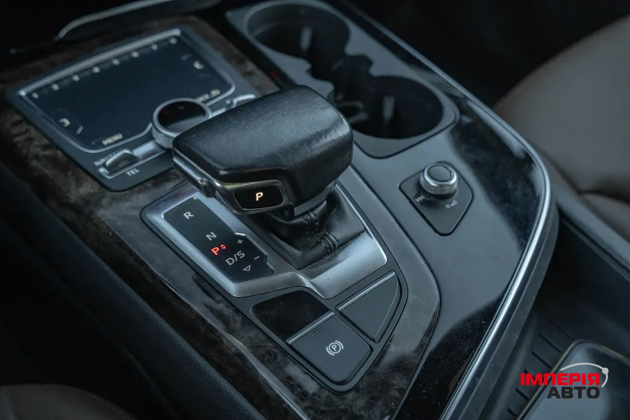 Audi Q7 - фото 36