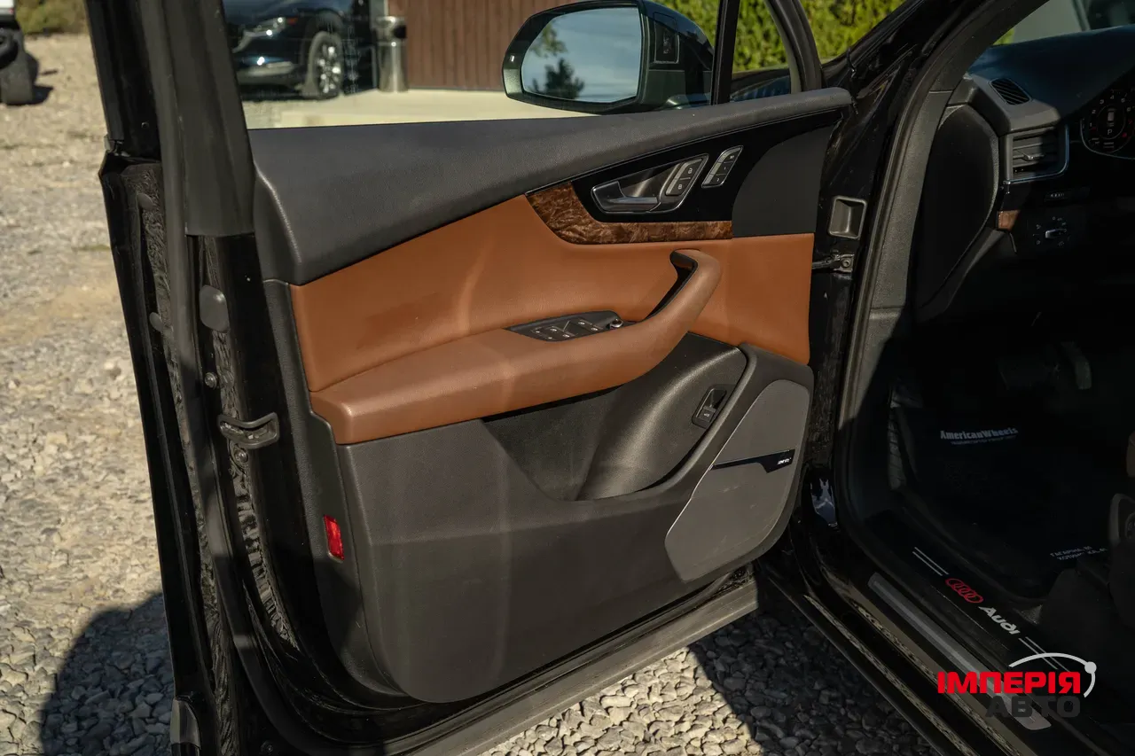 Audi Q7 - фото 19