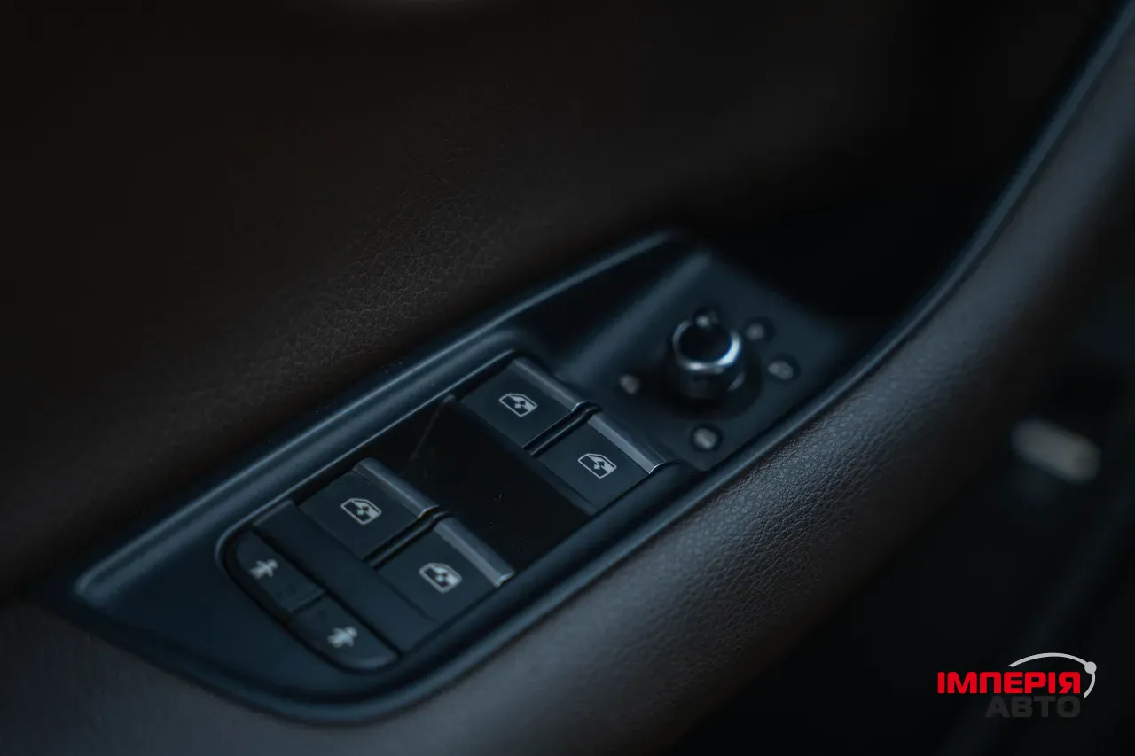 Audi Q7 - фото 21