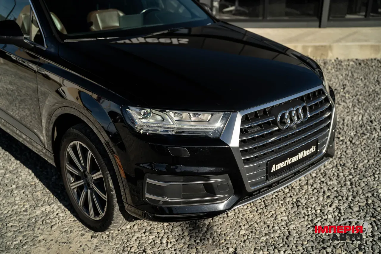 Audi Q7 - фото 11