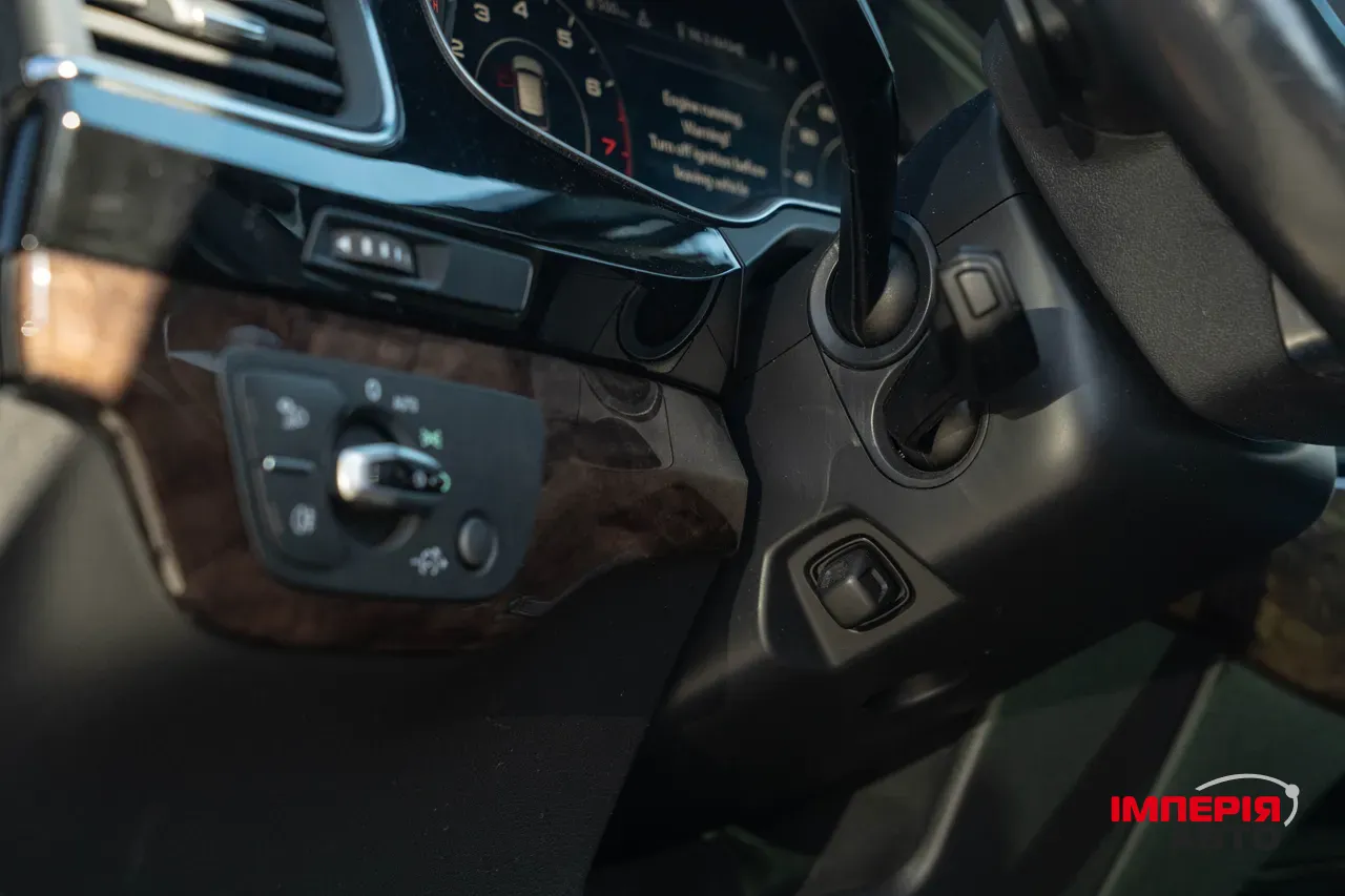 Audi Q7 - фото 22