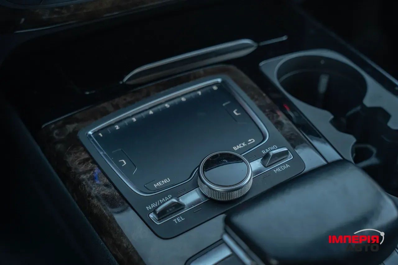 Audi Q7 - фото 35