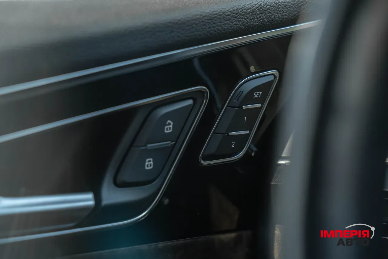 Audi Q7 - фото 20