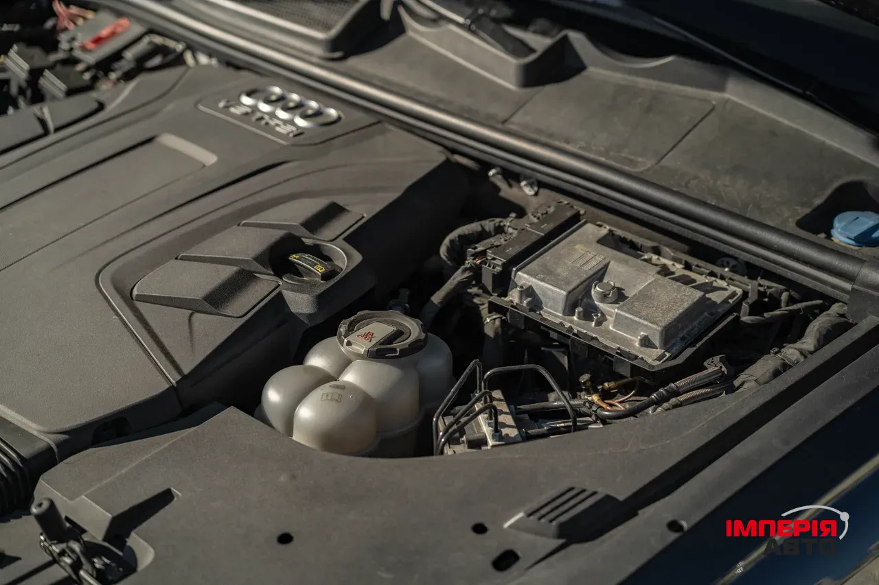 Audi Q7 - фото 46