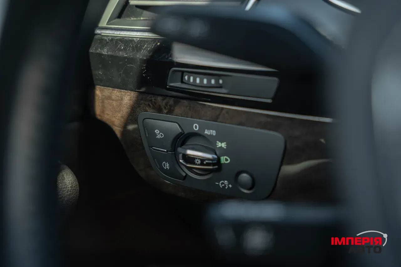 Audi Q7 - фото 23