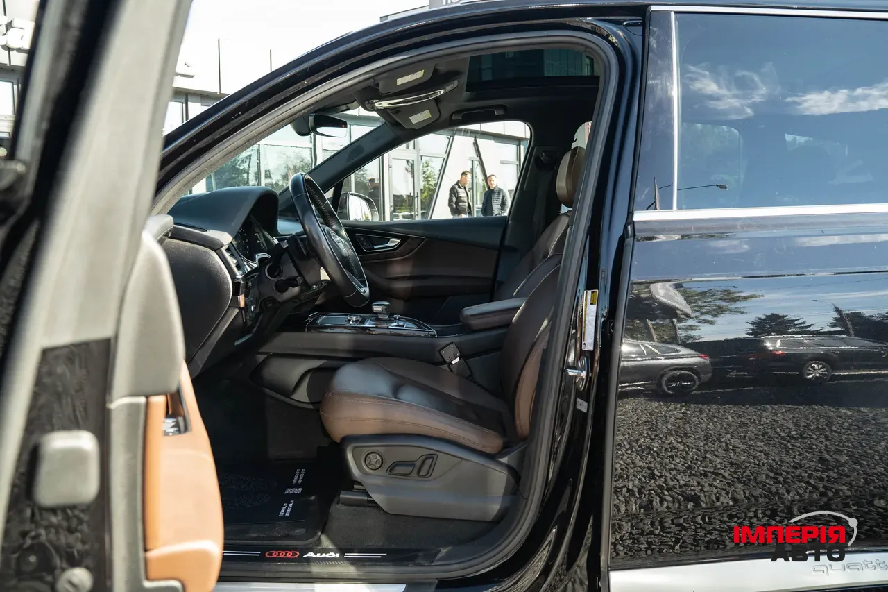 Audi Q7 - фото 18