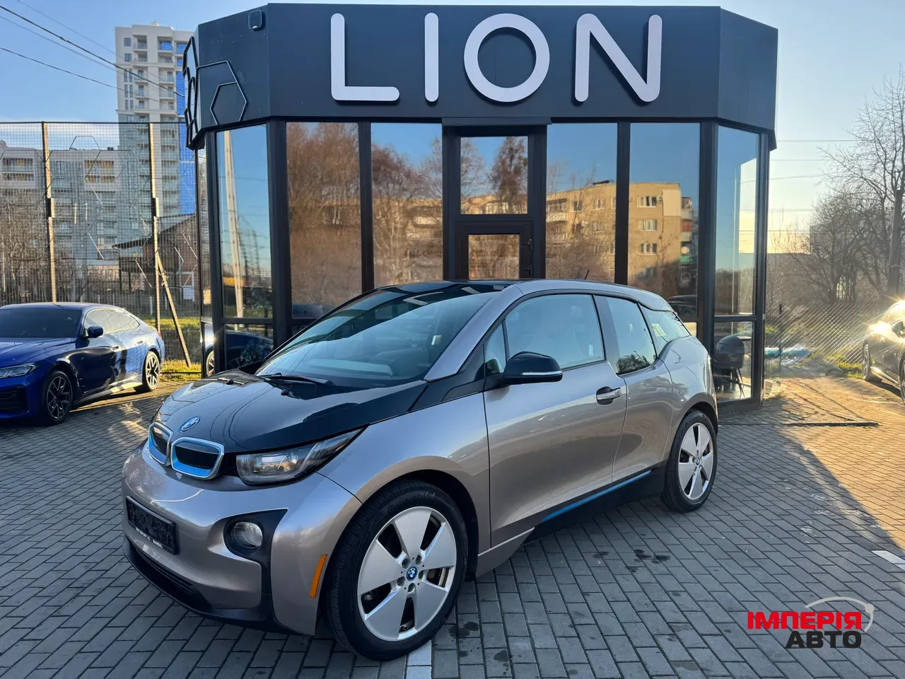 BMW i3 - фото 1