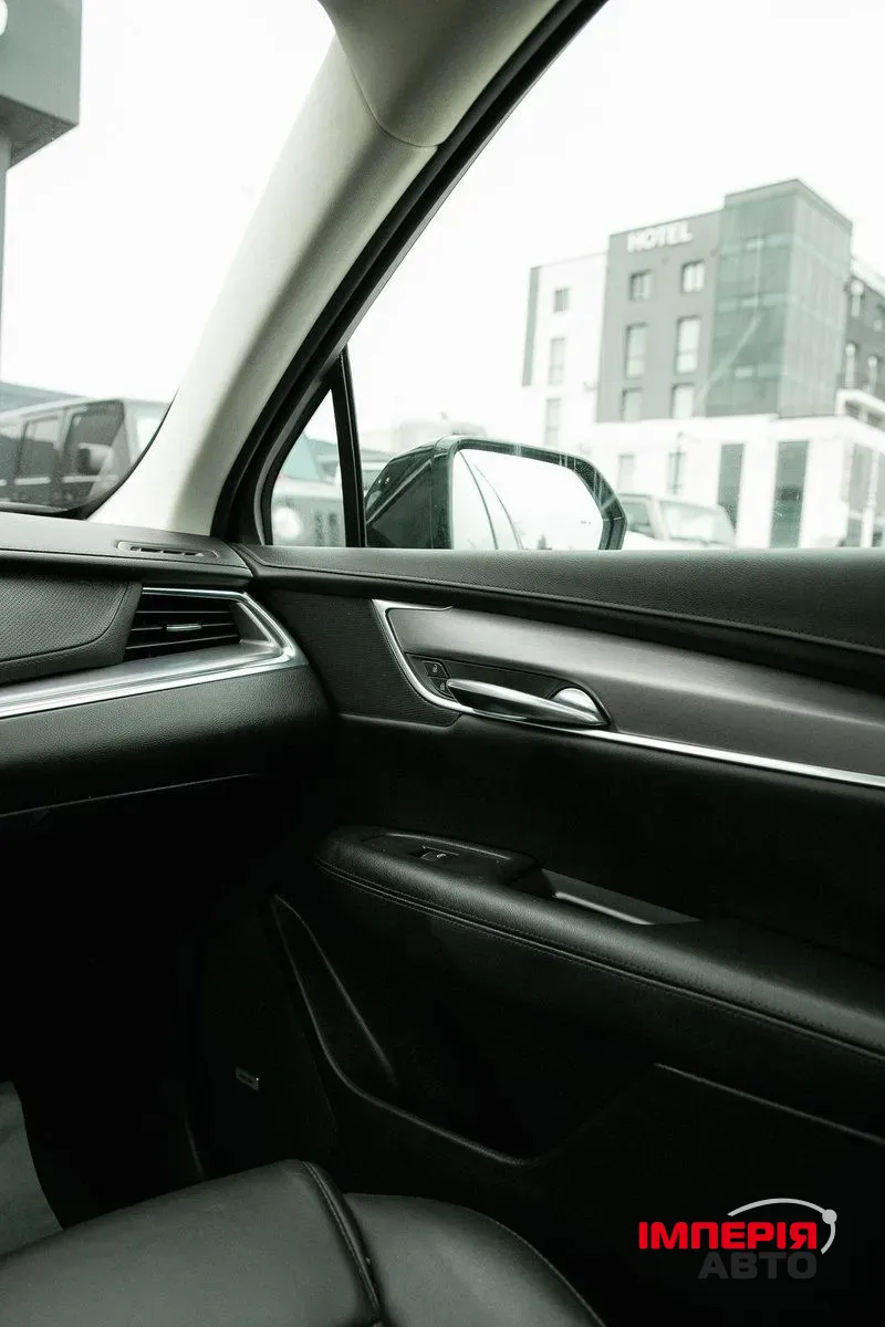 Cadillac XT5 - фото 19