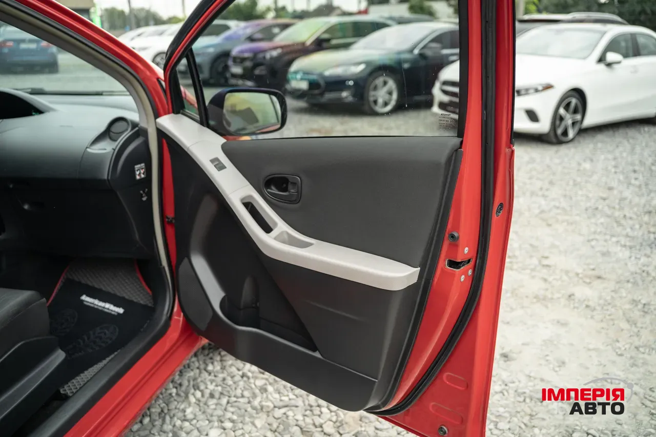 Toyota Yaris - фото 32