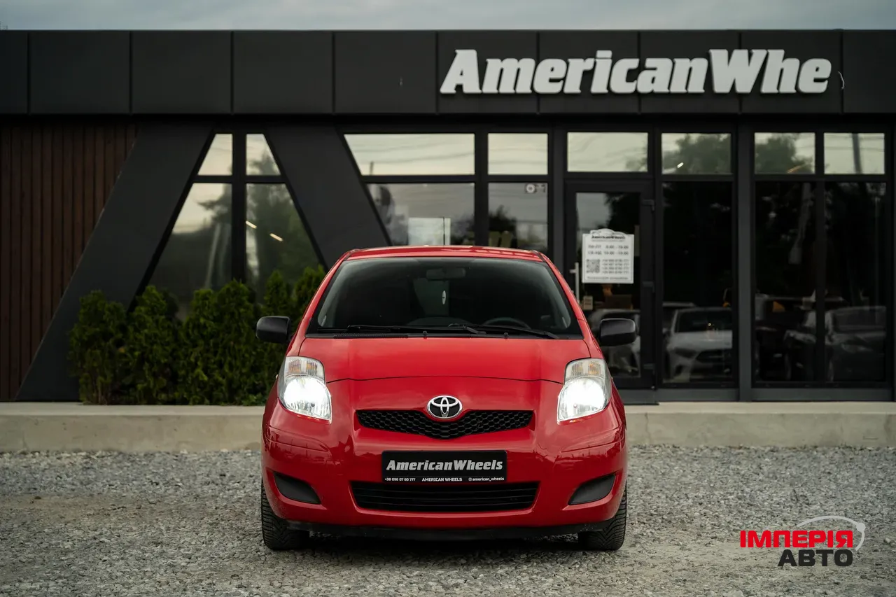 Toyota Yaris - фото 2