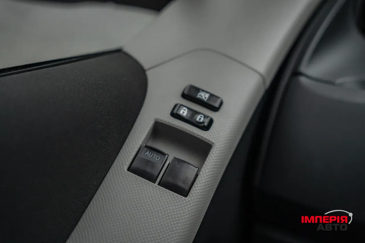 Toyota Yaris - фото 17