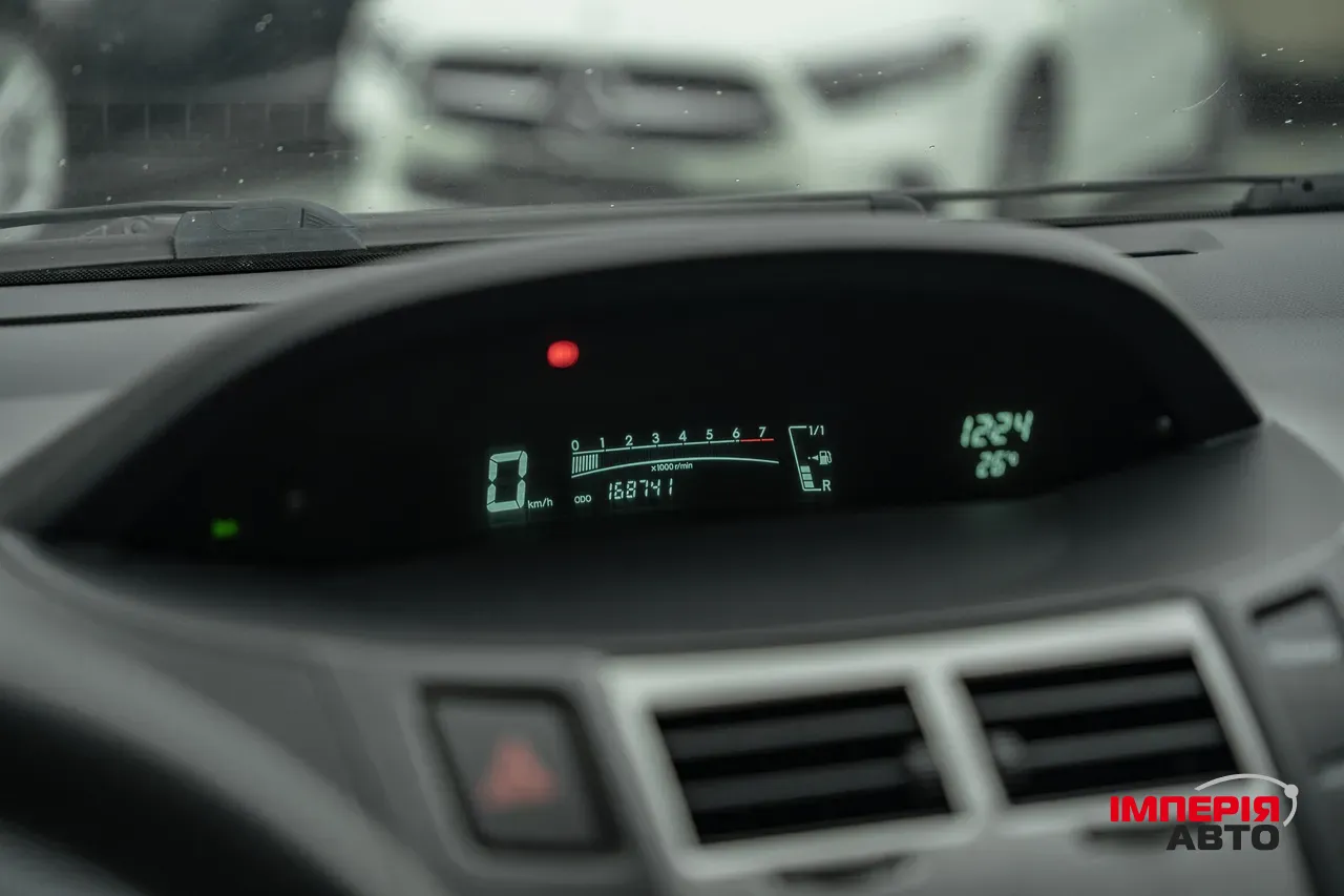 Toyota Yaris - фото 22